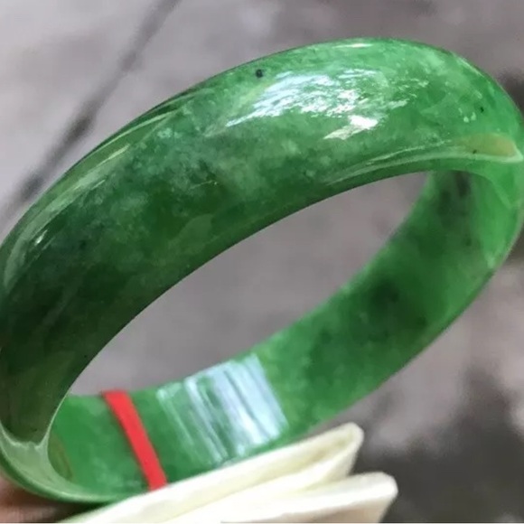 VINTAGE Medium Jadeite Green Jade Bangle Size 59mm Emerald Green Jade D641 - Picture 14 of 14